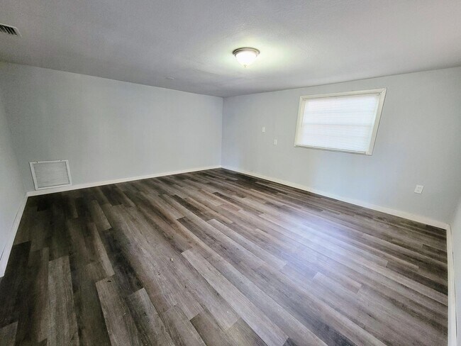 Building Photo - Beautiful 3/2 House for Rent