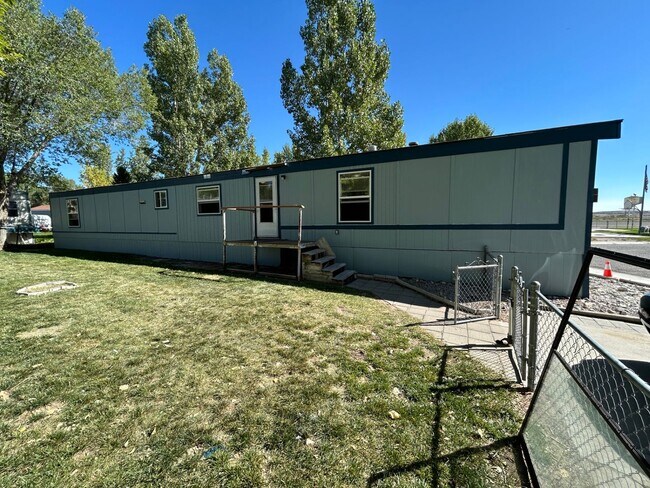Foto del edificio - 3 Bed 2 Bath Mobile Home W/ Many Amenities...