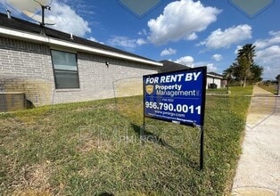 Building Photo - 1503 E Coyote St