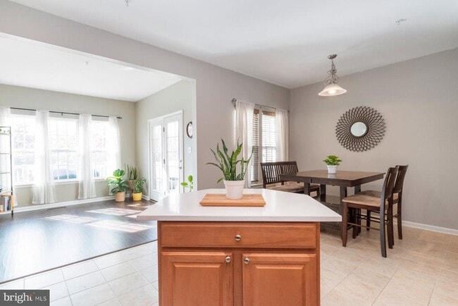 Building Photo - 7254 Mockingbird Cir