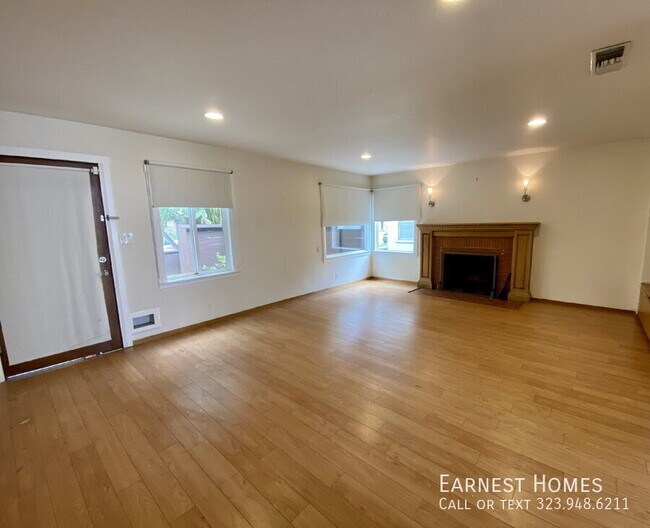 Foto del edificio - 2577 S Bundy Dr