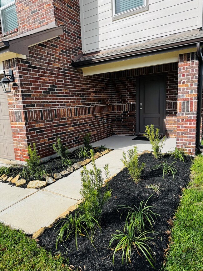 Foto del edificio - 2407 Cherry Ruby Dr