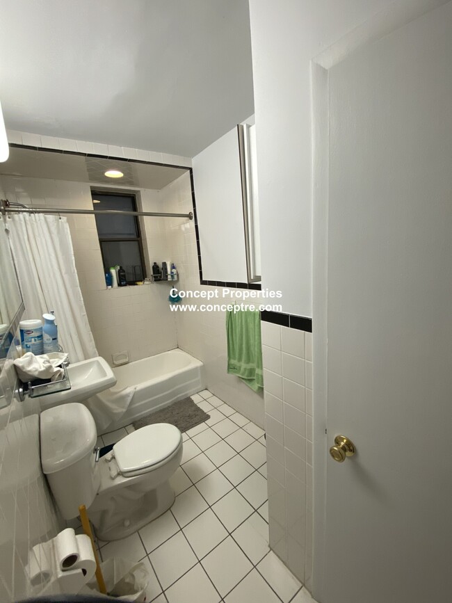 Building Photo - 101 Crandon Blvd