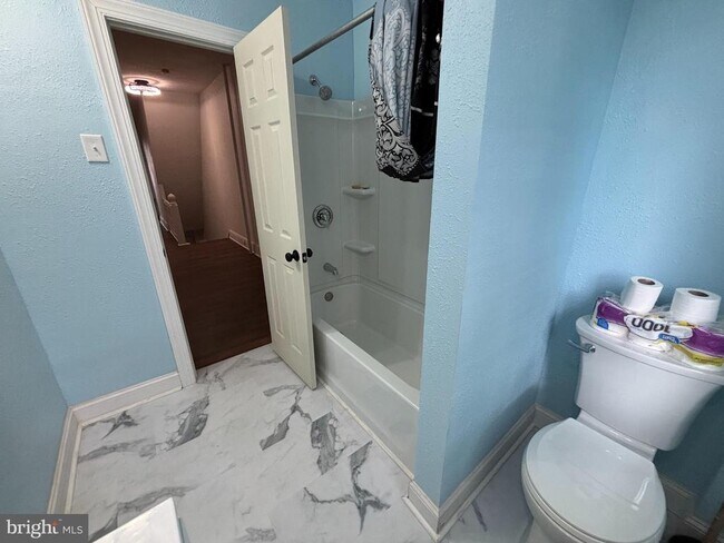 Foto del edificio - 130 E 4th St