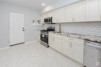 Building Photo - 26 E Abbottsford Ave