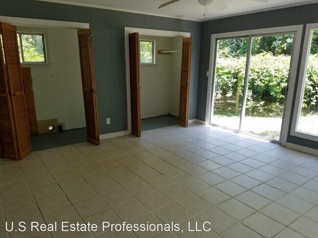 Building Photo - 2 br, 1 bath House - 3 Sherwood Lane
