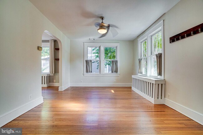 Foto del edificio - 408 E Luray Ave