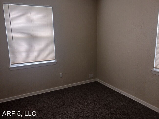 Foto del edificio - 2 br, 1 bath House - 4766 Woodend Avenue