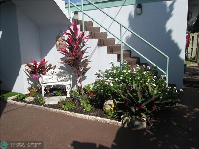 Building Photo - 4636 Bougainvilla Dr