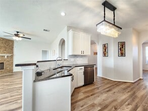 Building Photo - 21827 Sierra Long Dr