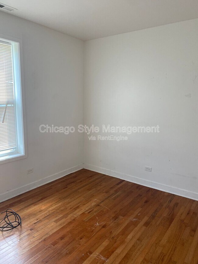Foto del edificio - 6402 S Eberhart Ave