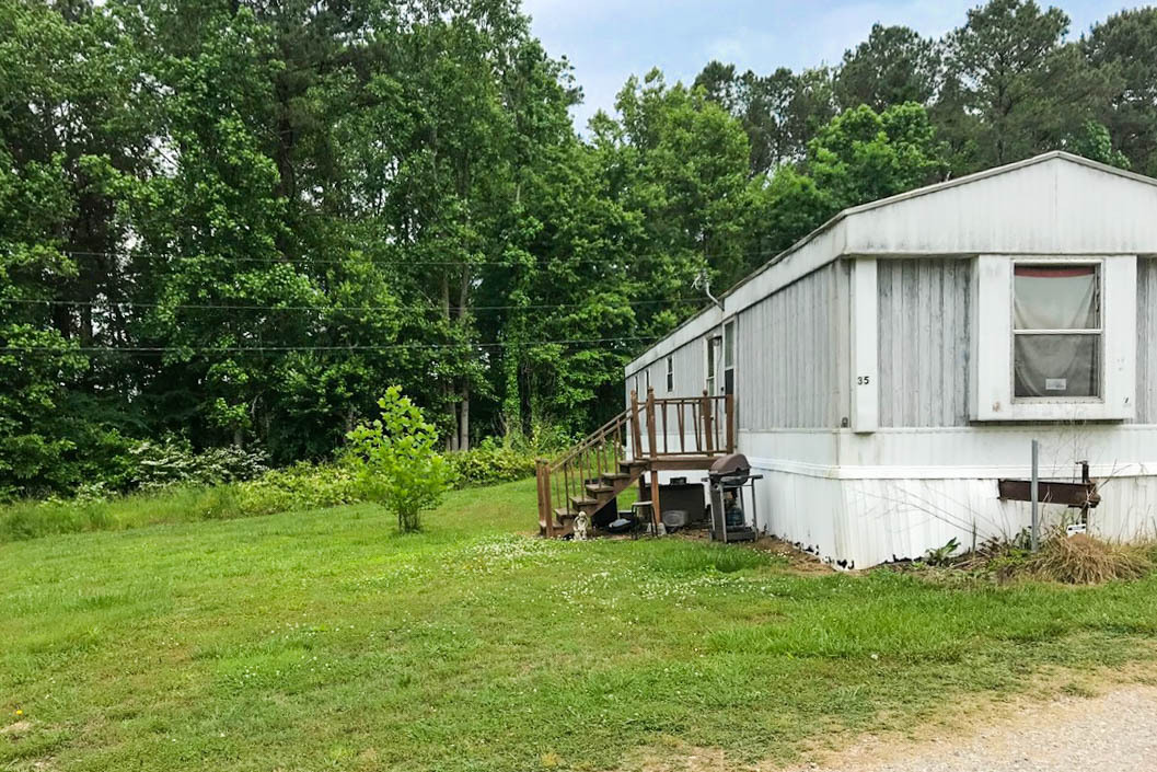 Building Photo - Capri Mobile Home Community