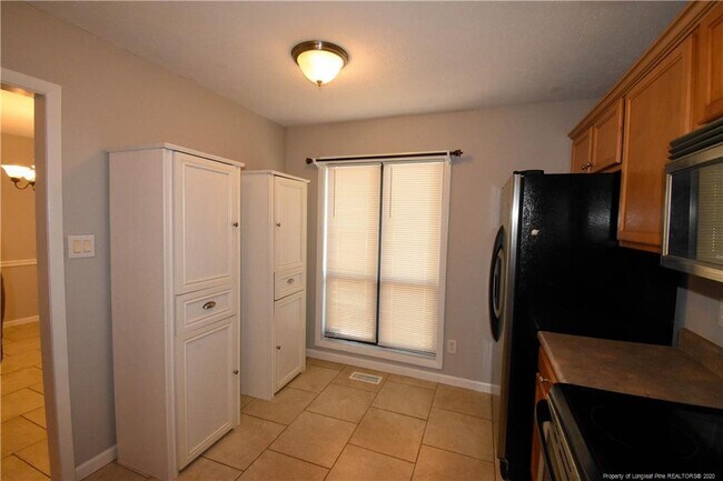 Foto del edificio - 521 Andover Rd