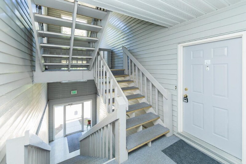 Foto principal - 1346 S College Mall Rd