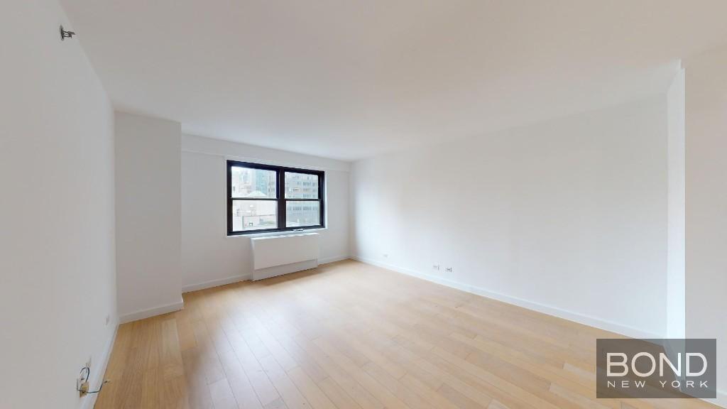 Foto principal - 222 E 39th St