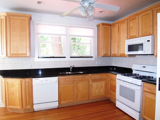 Foto del edificio - 1226 Simpson St