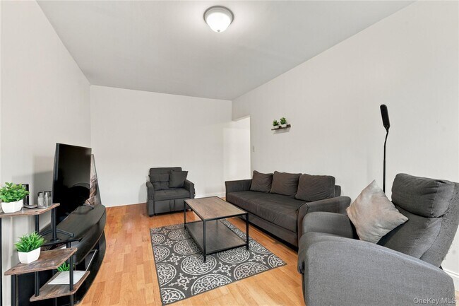 Foto del edificio - 35-02 Ditmars Blvd