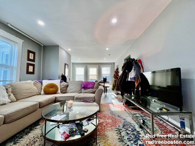 Foto del edificio - 158 Hillside St