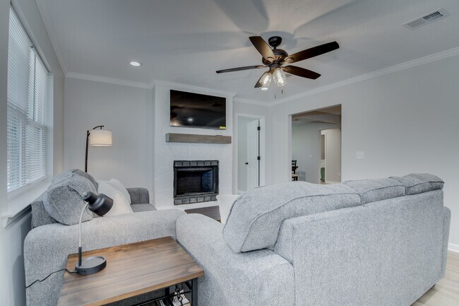 Foto del edificio - 4312 Windsor Spring Rd