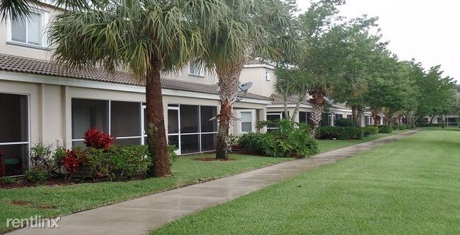 Foto del edificio - 3 br, 2.5 bath Townhome - 4946 Palmbrooke Cir