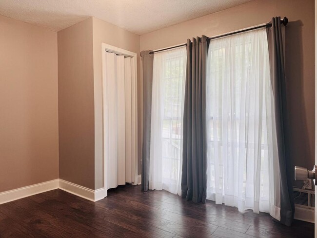 Foto del edificio - 975 Pair Rd SW