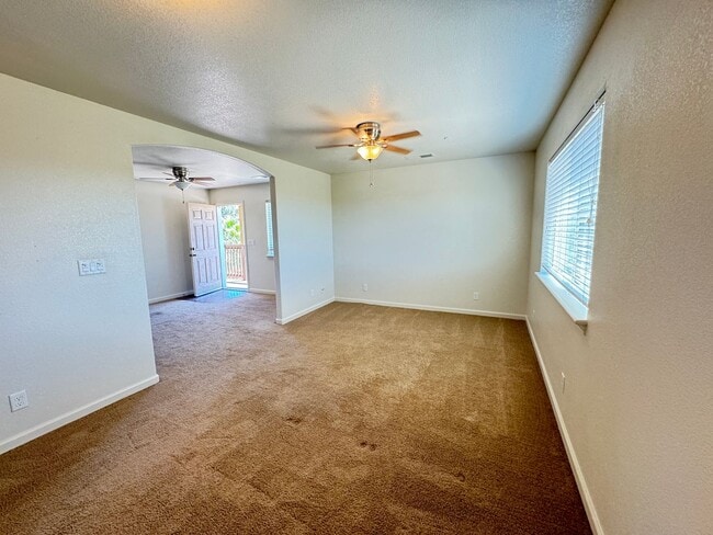 Building Photo - 3 bed/ 2 bath house in country setting