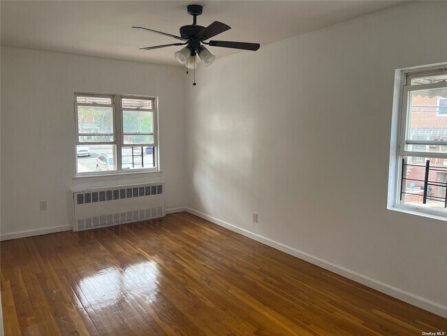 Building Photo - 74-27 85th Dr
