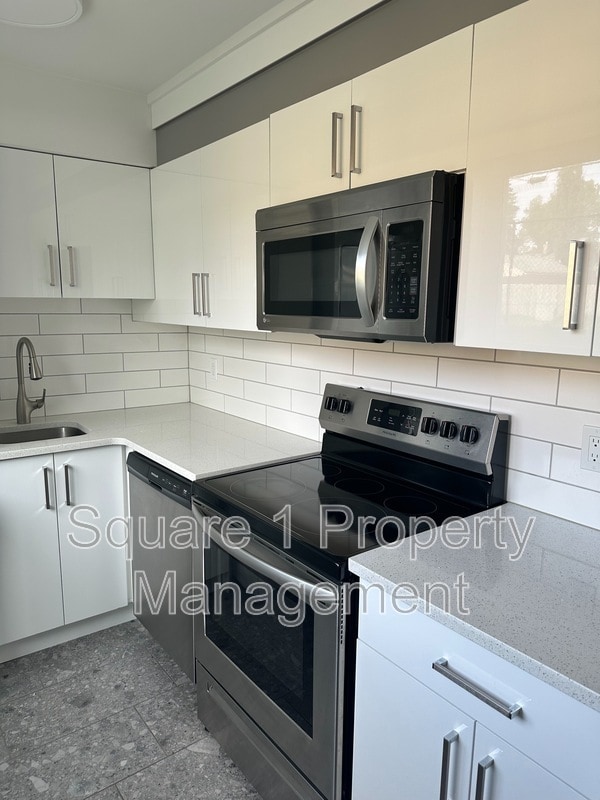 Building Photo - 8550-8582 82 Ave NW