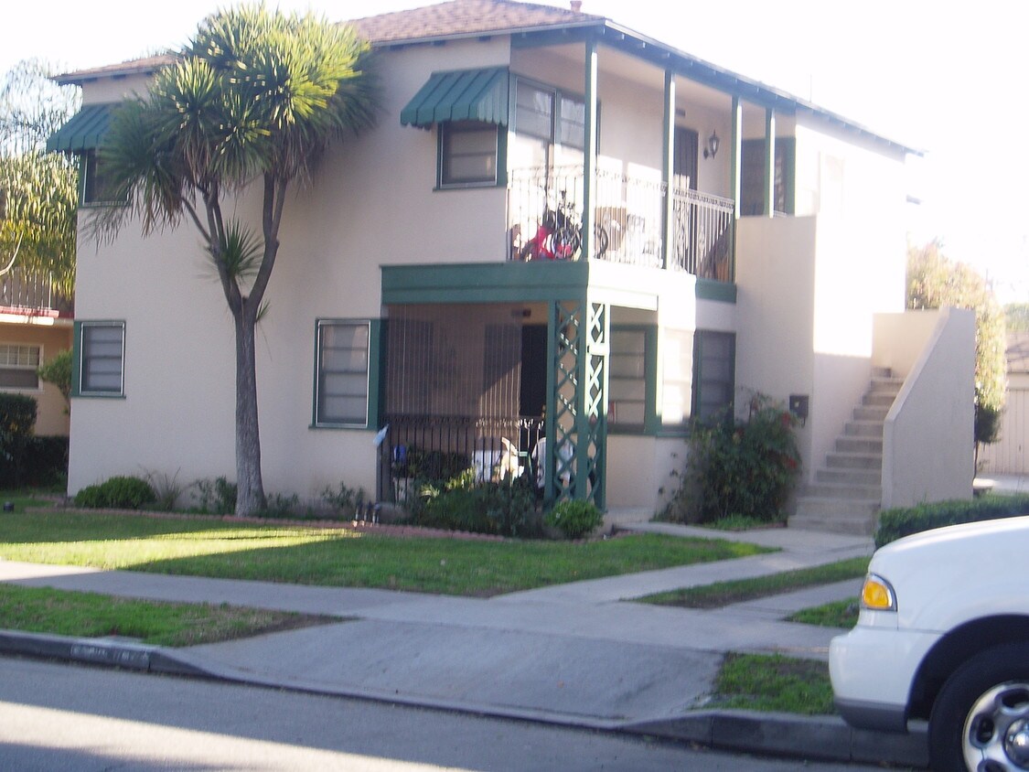 Building Photo - 816 Cherry Ave