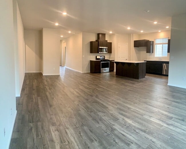 Foto del edificio - 4745 Navigation Ave NE