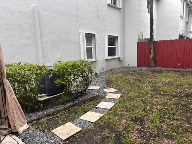 Foto del edificio - 14379 SW 120th Ct