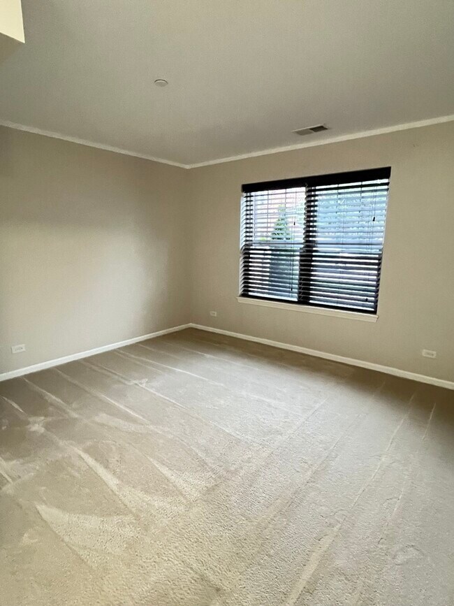 Foto del edificio - 1214 Harding Ave