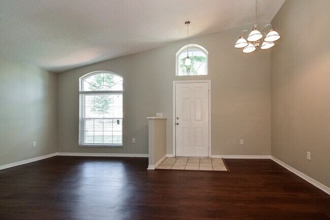 Building Photo - 411 Sonoma Dr