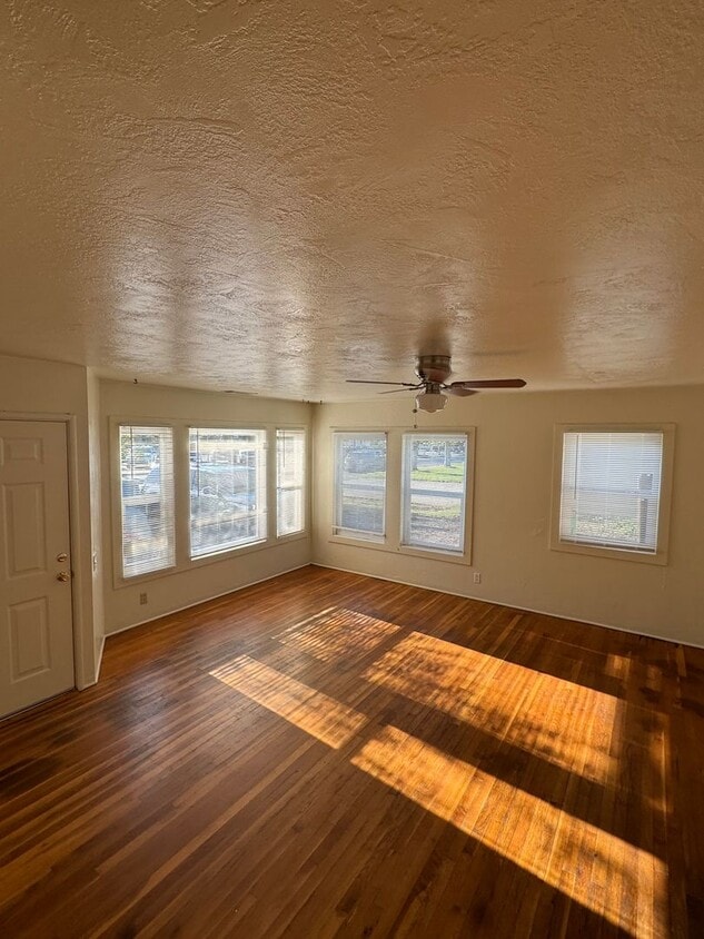 Foto principal - Charming 3 bedroom home in North Chico