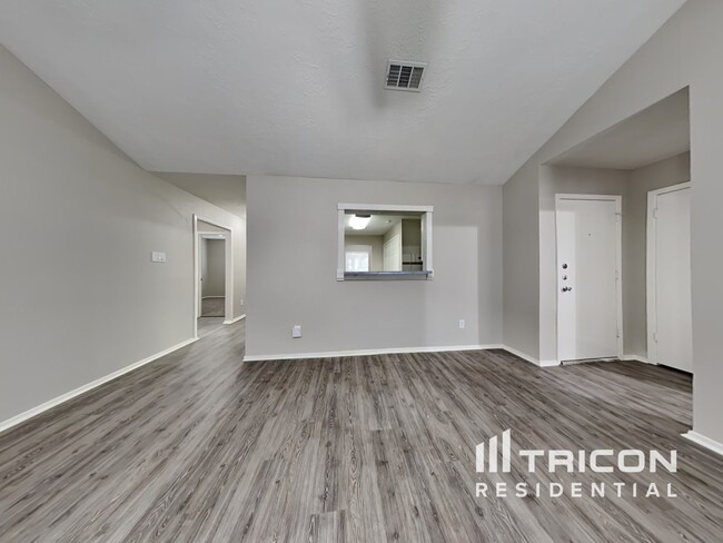 Foto del edificio - 8138 Sweetgum Trace Dr