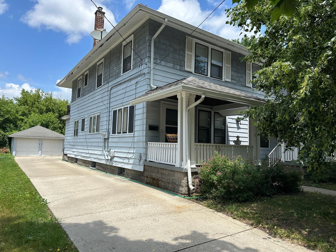 Primary Photo - 227-229 Palmer NE