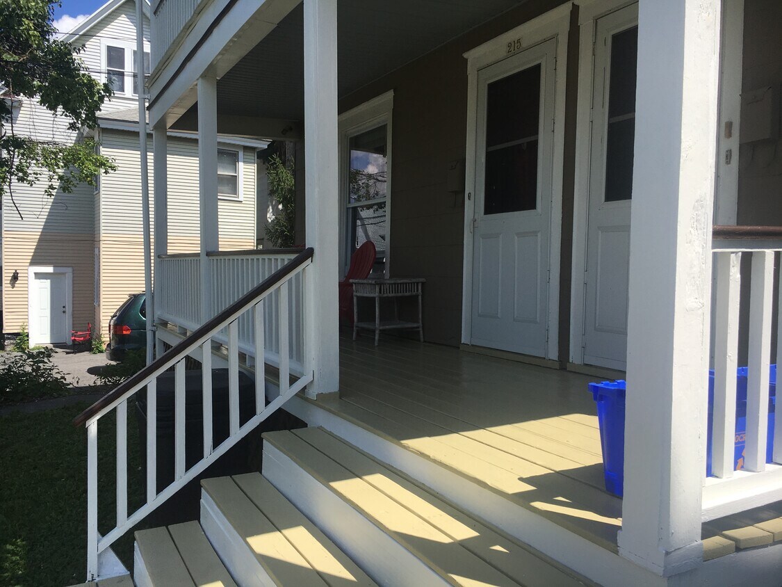 Primary Photo - 217 Tennyson Ave