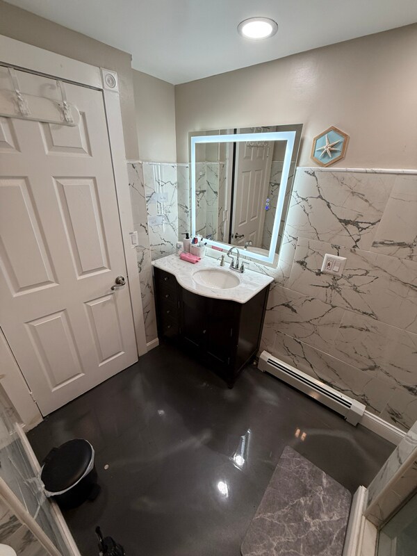 Building Photo - 123 Stanwood St