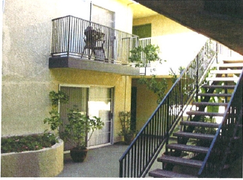 Courtyard - Klump Apartments