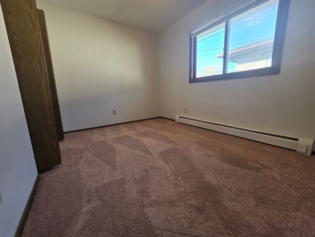 Foto del edificio - 700 Brandon Ave