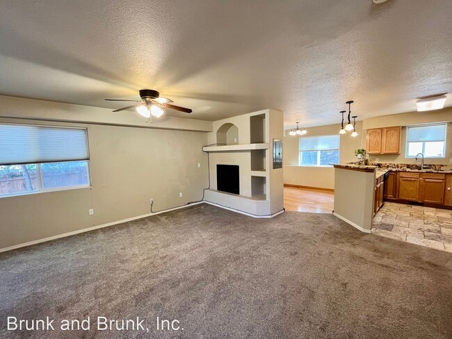 Building Photo - 2 br, 2.5 bath House - 2250 E La Salle Str...
