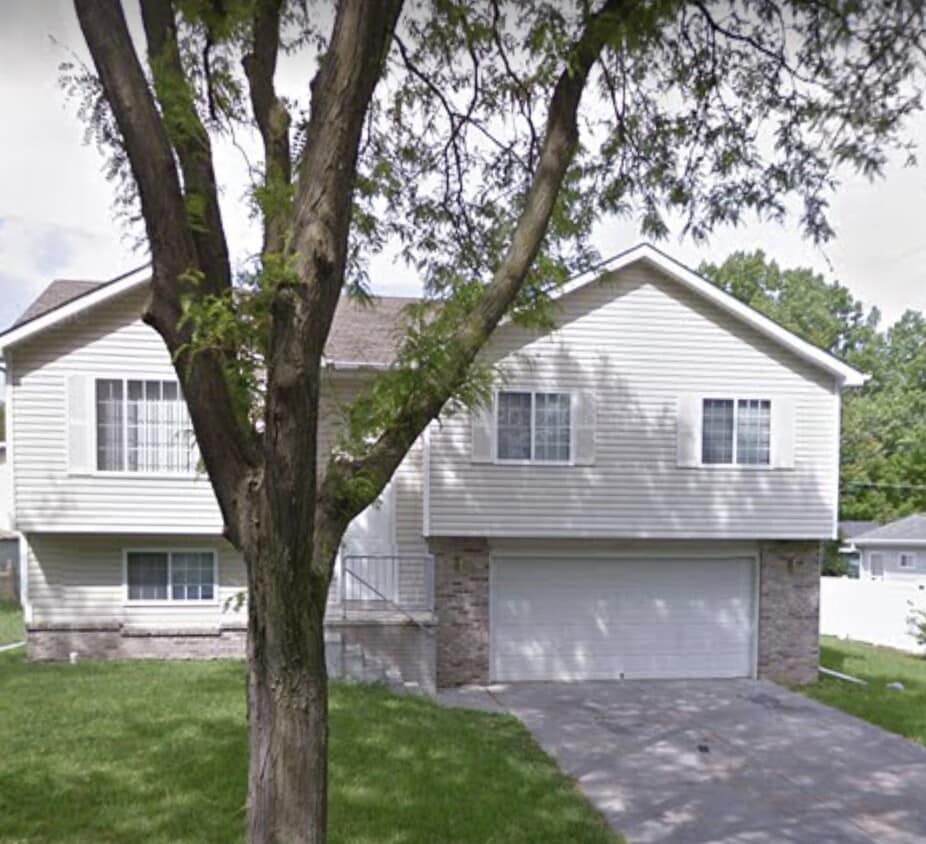 Primary Photo - Nice Home Great Location Near Wesleyan Uni...