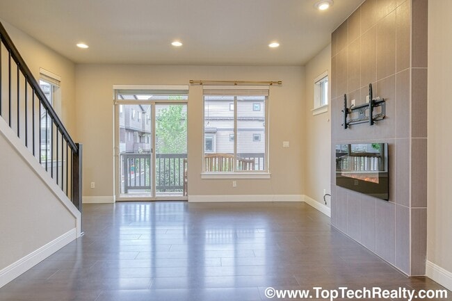 Building Photo - Amazing 3 BR | 2.5 BA Modern Townhome in Highly Desirable 45 Degree Central Community | Located A...