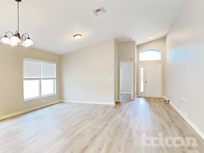 Foto del edificio - 24307 Satinwood Ct