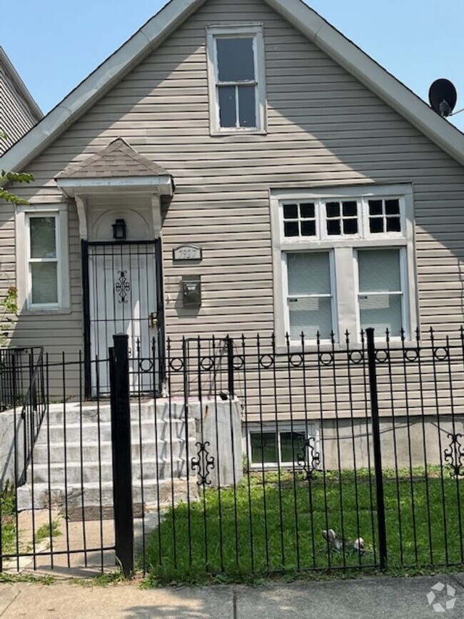 Building Photo - 7927 S Burnham Ave