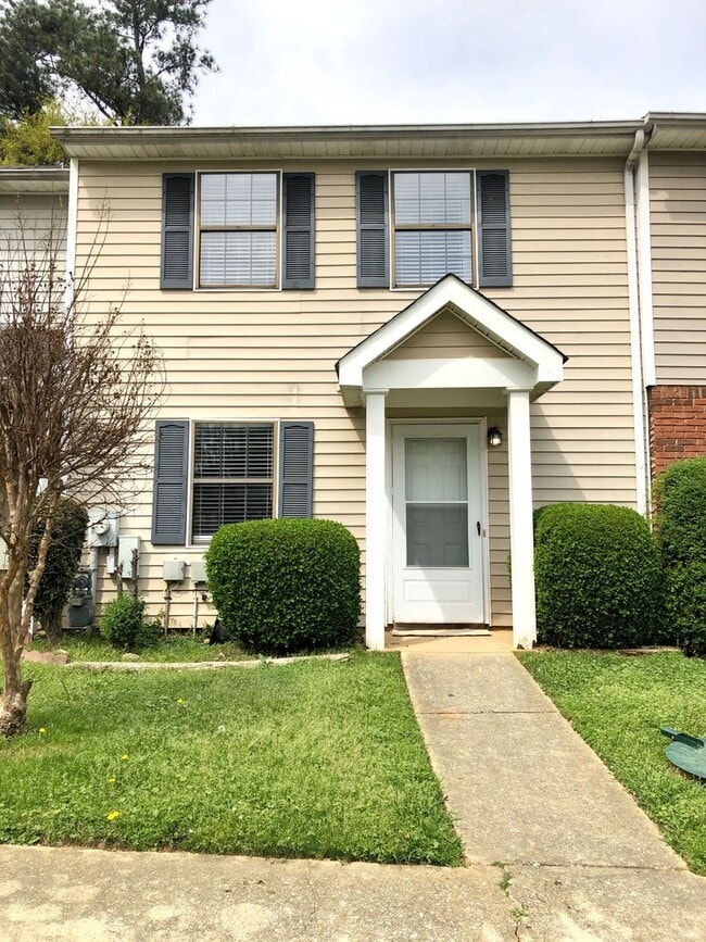 Building Photo - 1488 Springleaf Cir SE