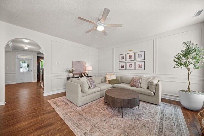 Foto del edificio - 1113 McKee Farm Ln