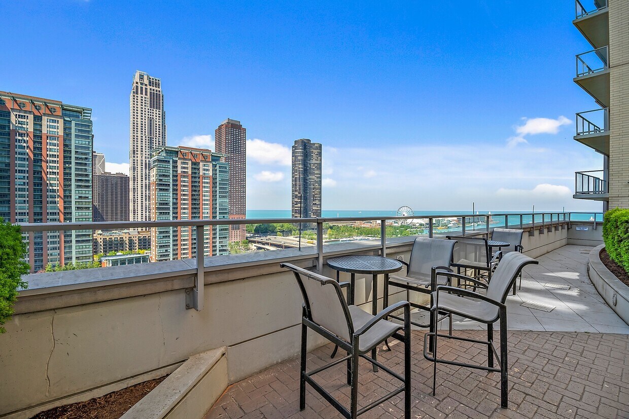 Foto del edificio - 420 E Waterside Dr