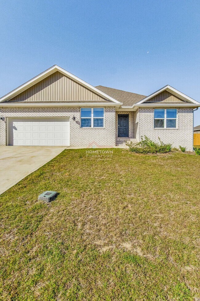 Luxurious 5Bedroom, 3Bathroom Home with Apartment for Rent in