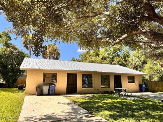 Foto del edificio - 16363 Teresa Ln